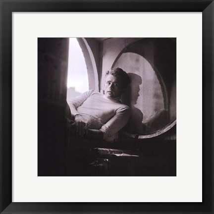 Framed James Dean, New York, 1954 Print