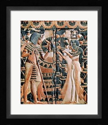 Framed Tutankhamun and his wife Ankhesenamun in a garden Print