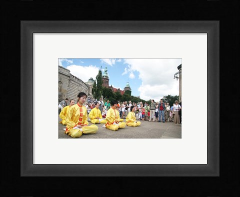 Framed Falun Dafa in Szczecin, Poland August 2007 Print