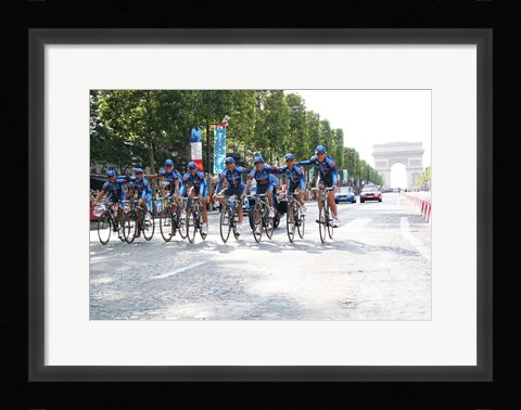 Framed Liberty Seguros, Campos Eliseos, Tour de Francia 2005 Print