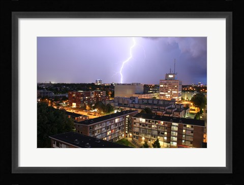 Framed Utrecht-Oost Tijdens Onweer Vanaf Print