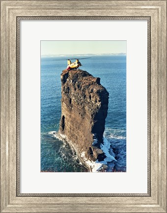 Framed Labrador helicopter landing Bell Island Print