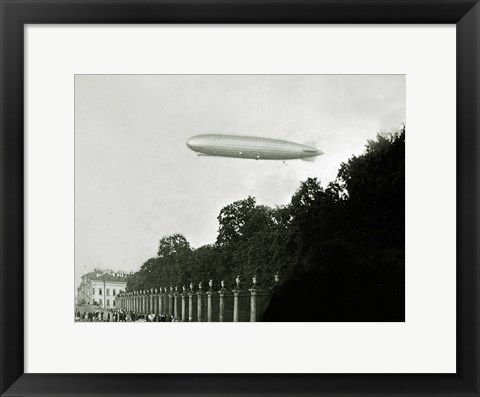 Framed Zeppelin - in the air Print