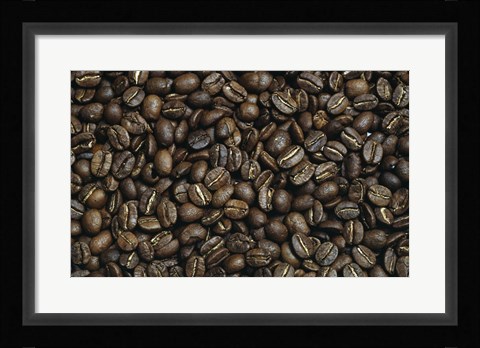 Framed Close-up of coffee beans Print