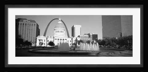 Framed Fountain In Front Of A Government Building, St. Louis, Missouri, USA Print