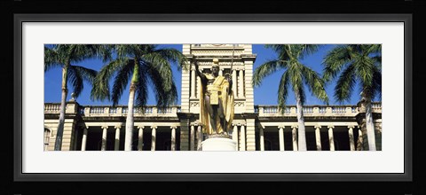 Framed Statue of King Kamehameha, Aliiolani Hale, Honolulu, Hawaii Print