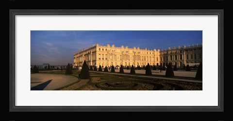 Framed Formal garden in front of a castle, Chateau de Versailles, Versailles, Paris, Ile-de-France, France Print