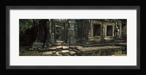 Framed Ruins of a temple, Banteay Kdei, Angkor, Cambodia Print