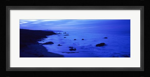 Framed Rock formations on the beach, California (blue) Print