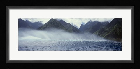 Framed Rolling waves with mountains in the background, Tahiti, Society Islands, French Polynesia Print