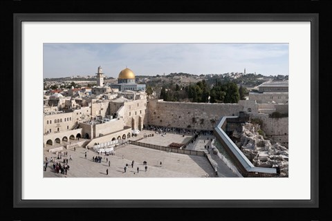 Framed Tourists praying at the Wailing Wall in Jerusalem, Israel Print