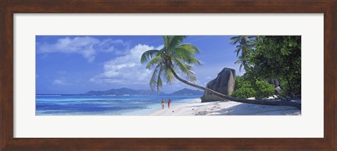 Framed Couple walking on the beach, Anse Source d&#39;Argent, La Digue Island, Seychelles Print