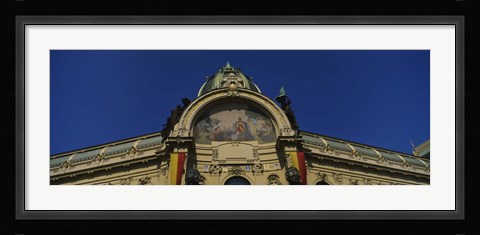 Framed Low Angle View of the Municipal House, Prague, Czech Republic Print