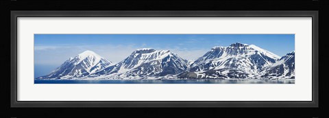 Framed Ocean with a mountain range in the background, Bellsund, Spitsbergen, Svalbard Islands, Norway Print