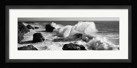 Framed Waves breaking on the coast, Santa Cruz, California (black and white) Print