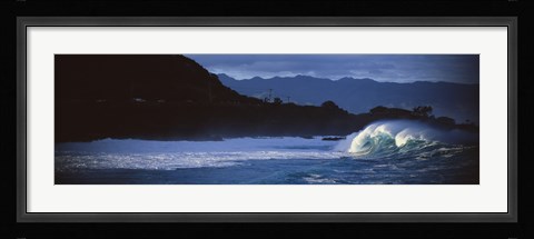 Framed Waves in the Pacific ocean, Waimea, Oahu, Hawaii, USA Print