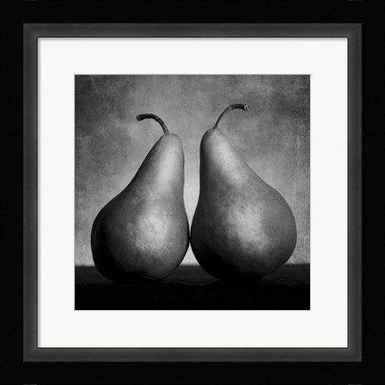 Framed Peras enamoradas Print