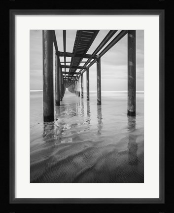 Framed Muelle en Acapulco BW Print
