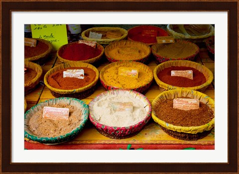 Framed Spices for sale at a market stall, Lourmarin, Vaucluse, Provence-Alpes-Cote d&#39;Azur, France Print