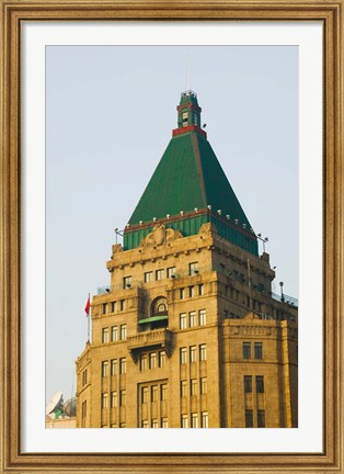 Framed Low angle view of a hotel, Peace Hotel, The Bund, Shanghai, China Print