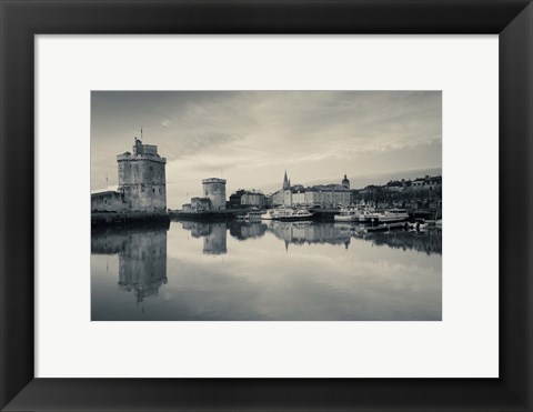 Framed Tour St-Nicholas, Old Port, La Rochelle, Charente-Maritime, Poitou-Charentes, France (black and white) Print