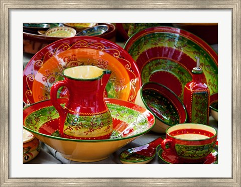 Framed Pottery for sale at a market stall, Lourmarin, Vaucluse, Provence-Alpes-Cote d&#39;Azur, France Print