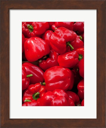 Framed Red bell peppers for sale at weekly market, Arles, Bouches-Du-Rhone, Provence-Alpes-Cote d&#39;Azur, France Print