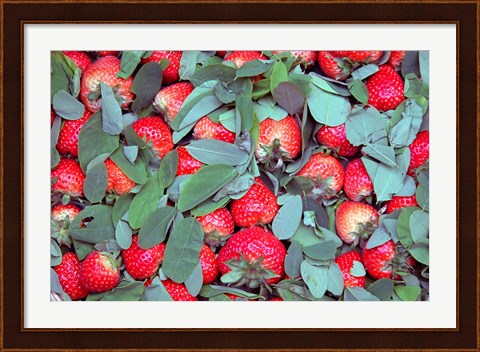 Framed China, Chongqing, Strawberries in fruit market Print