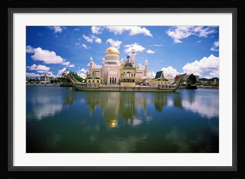 Framed Brunei, Sultan Omar Ali Saifuddin Mosque Print