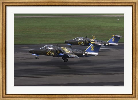 Framed Saab 105 jet trainers on the strip Print