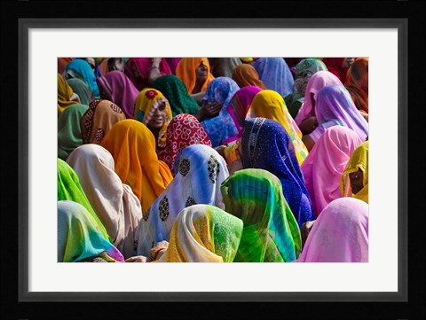 Framed Women in colorful saris, Jhalawar, Rajasthan, India Print