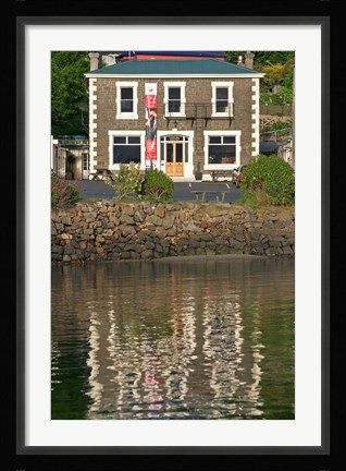 Framed Careys Bay Hotel, Careys Bay, Port Chalmers, Dunedin, New Zealand Print