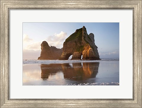 Framed Rock Formation, Archway Island, South Island, New Zealand (horizontal) Print