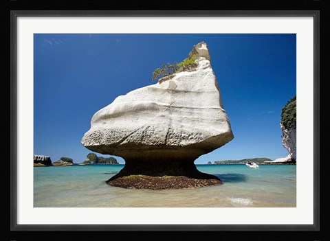 Framed Rock formation, Mares Leg Cove, North Island, New Zealand Print