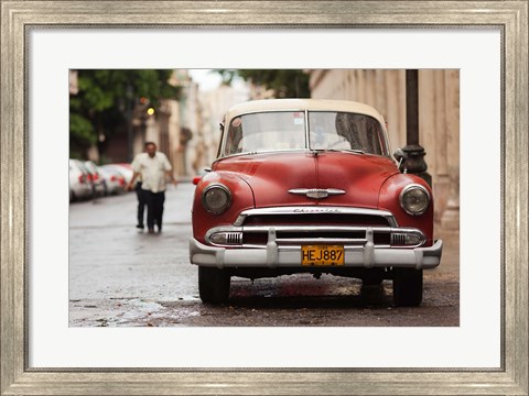 Framed Cuba, Havana, Havana Vieja, 1950s classic car Print