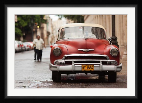 Framed Cuba, Havana, Havana Vieja, 1950s classic car Print