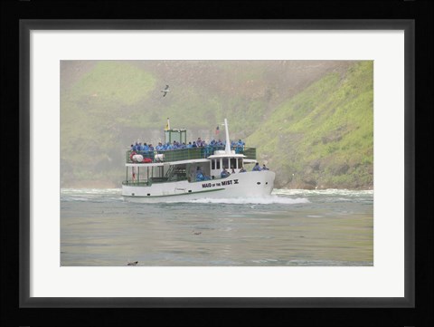 Framed Sightseeing Boat in Niagara Falls Print