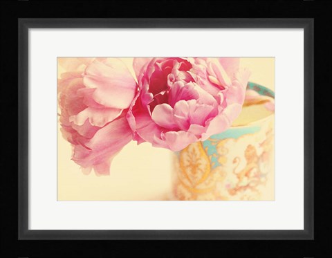 Framed Elegant Vase Print
