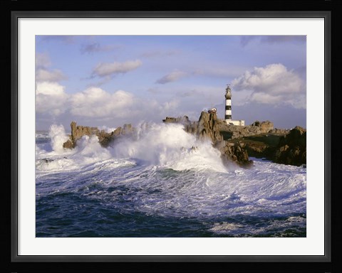 Framed Phare du Creac'h Print