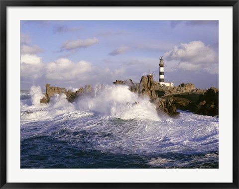 Framed Phare du Creac'h Print