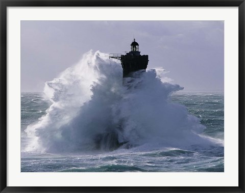 Framed Phare du Four lors d' une Tempete Print