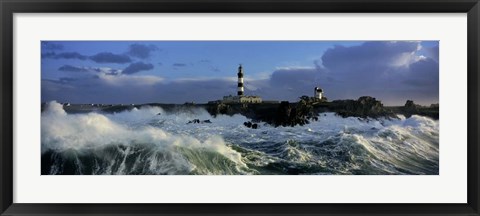 Framed Phare du Creac'h lors d' une Tempete Print