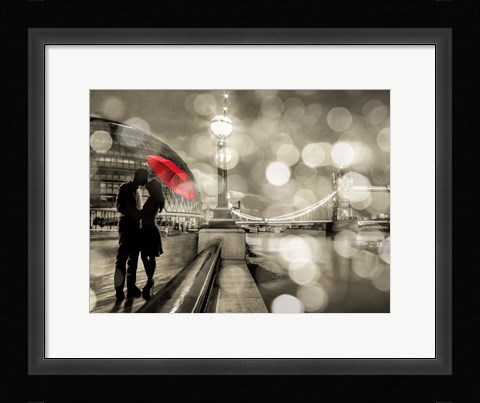 Framed Kissing in London (detail, BW) Print