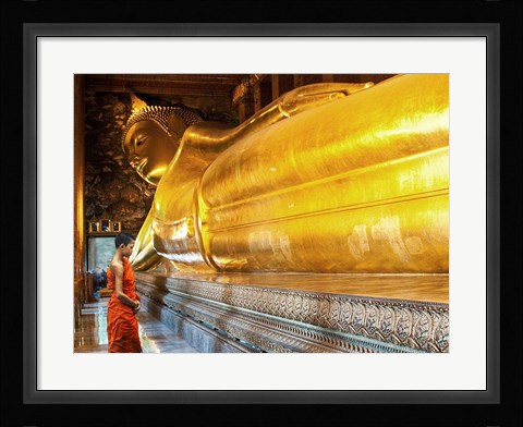 Framed Praying the reclined Buddha, Wat Pho, Bangkok, Thailand Print