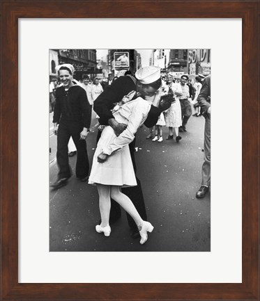 Framed Times Square Kiss Print