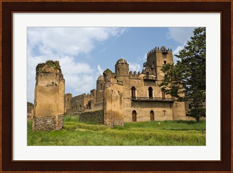 Framed Fasilides&#39; Castle in the fortress-city of Fasil Ghebbi, Gondar, Ethiopia Print