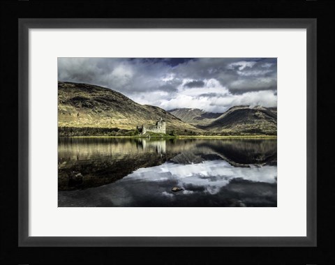 Framed Kilchurn Castle Print