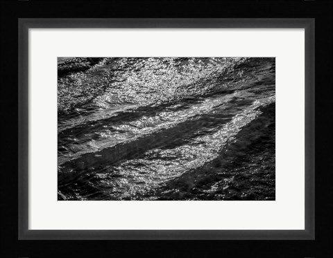 Framed Ocean Waves 01 Print